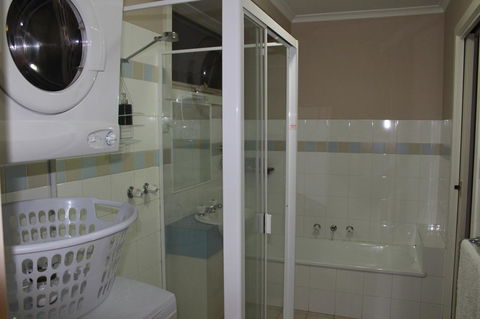 Australian Home Away @ Box Hill 2 Bedroom - Accommodation NT 10
