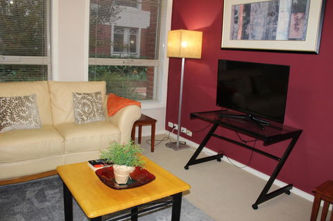 Australian Home Away @ Box Hill 2 Bedroom - Accommodation NT 6
