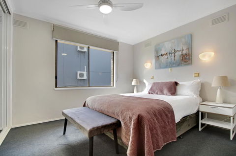 Hybiscus Waterfront Apartments - NT Tourism 13