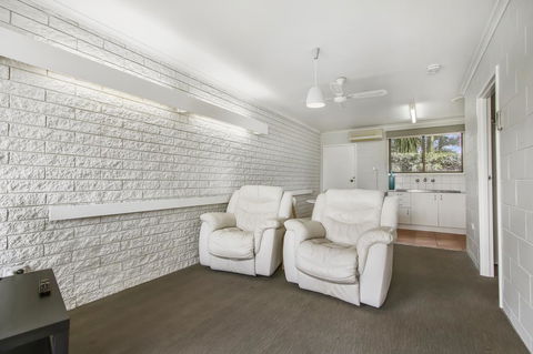Hybiscus Waterfront Apartments - NT Tourism 28