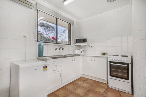 Hybiscus Waterfront Apartments - NT Tourism 24