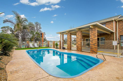 Hybiscus Waterfront Apartments - NT Tourism 0