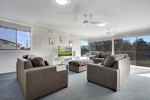 Hybiscus Waterfront Apartments - NT Tourism 8