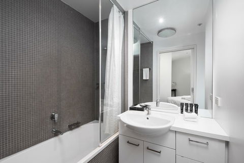 Dockland Kings Lucky 805 - Accommodation NT 3