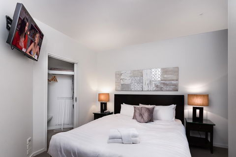 Dockland Kings Lucky 805 - Accommodation NT 6