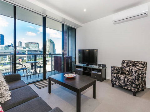 Dockland Kings Lucky 805 - Accommodation NT 16