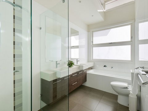 Boutique Stays - Maple On Kent - Accommodation NT 16