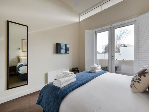 Boutique Stays - Maple On Kent - Accommodation NT 10