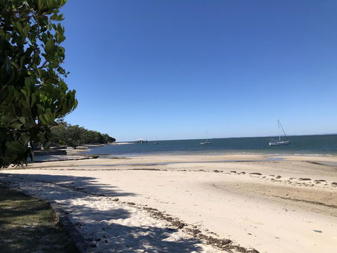 Bribie Island Hotel - Accommodation NT 9