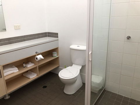 Bribie Island Hotel - Accommodation NT 4