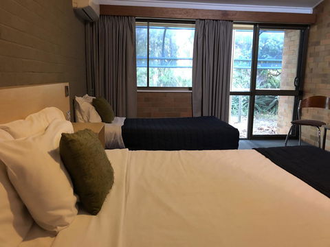 Bribie Island Hotel - Accommodation NT 19