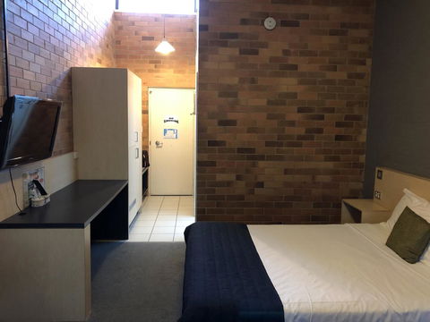 Bribie Island Hotel - Accommodation NT 3