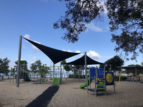 Bribie Island Hotel - Accommodation NT 23