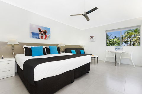 By The Sea Port Douglas - Accommodation NT 15