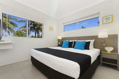 By The Sea Port Douglas - Accommodation NT 17