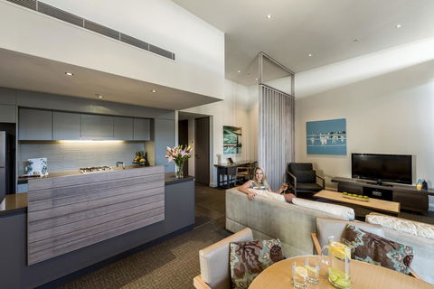 Oaks Redcliffe Mon Komo Suites - Accommodation NT 21