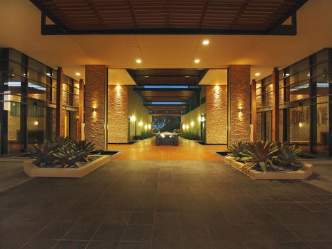 Oaks Redcliffe Mon Komo Suites - Accommodation NT 15