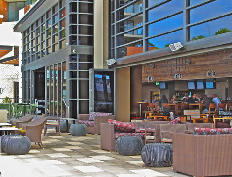 Oaks Redcliffe Mon Komo Suites - Accommodation NT 0