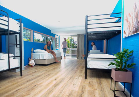 Rainbow Bay Backpackers - Accommodation NT 11
