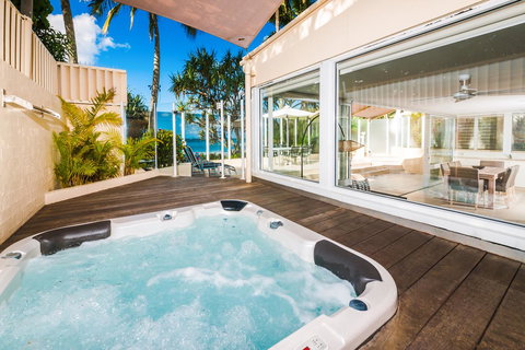 Netanya Noosa Beachfront Resort - Accommodation NT 28