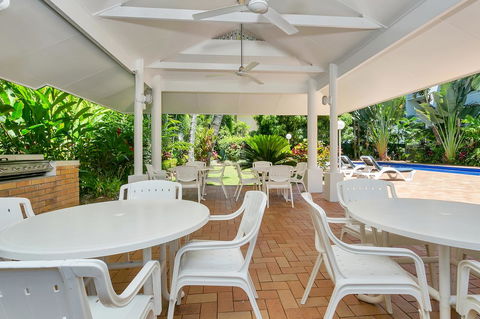 Agincourt Beachfront Apartments - Accommodation NT 10