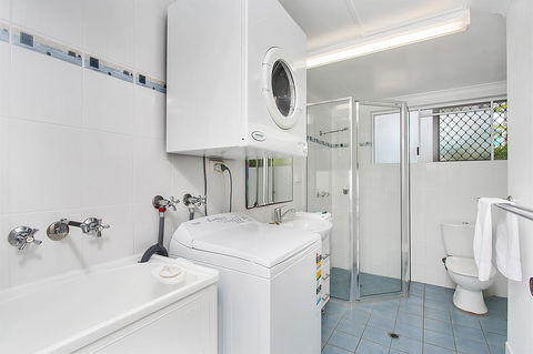 Agincourt Beachfront Apartments - Accommodation NT 25