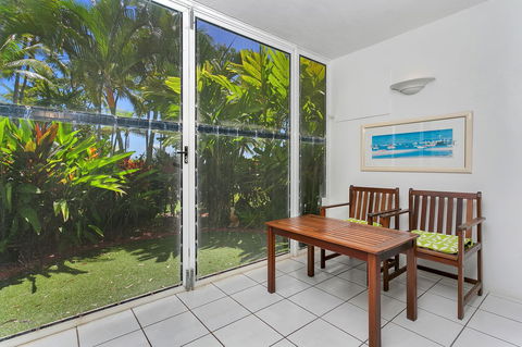 Agincourt Beachfront Apartments - Accommodation NT 13
