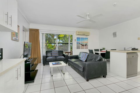 Agincourt Beachfront Apartments - Accommodation NT 15