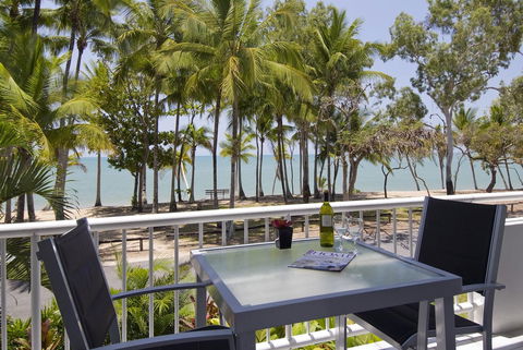 Agincourt Beachfront Apartments - Accommodation NT 17