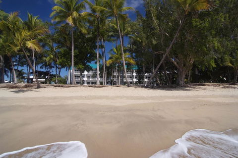 Agincourt Beachfront Apartments - Accommodation NT 24