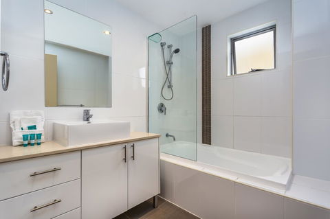 Redvue Holiday Apartments - Accommodation NT 12
