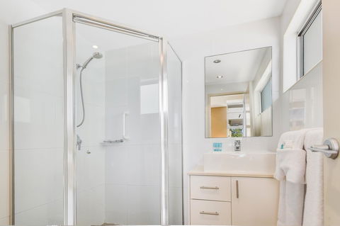 Redvue Holiday Apartments - Accommodation NT 7