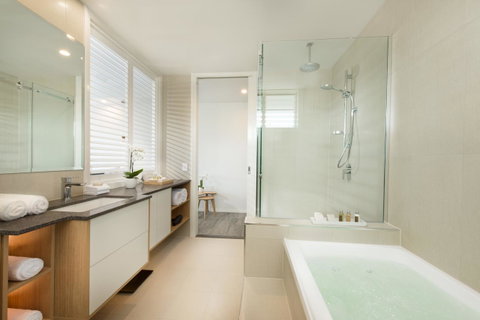 Heart Hotel And Gallery Whitsundays - Accommodation NT 1