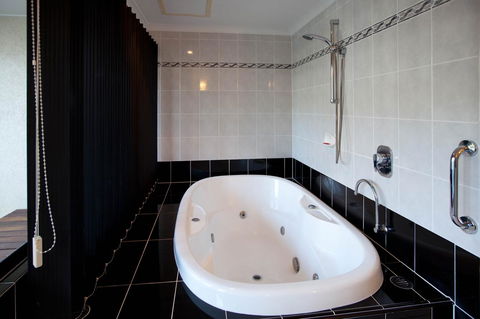 Regal Port Douglas - Accommodation NT 27