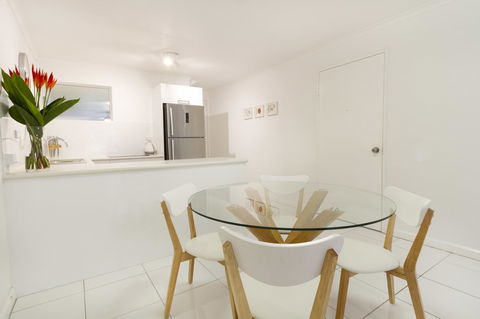 The White House Port Douglas - Accommodation NT 13