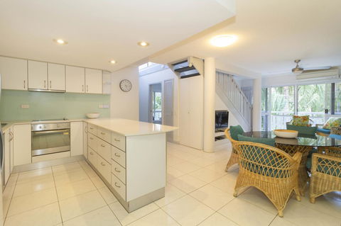 The White House Port Douglas - Accommodation NT 23