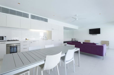 Pool Resort Port Douglas - Accommodation NT 21