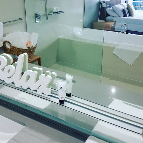 Circle Luxury Holidays - Accommodation NT 24