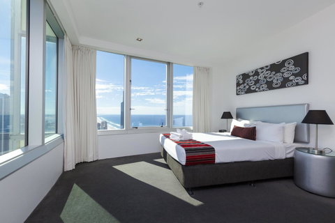 Q1 Resort & Spa - Official - Accommodation NT 25