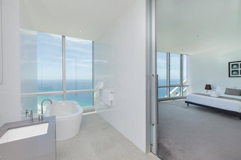 Q1 Resort & Spa - Official - Accommodation NT 12
