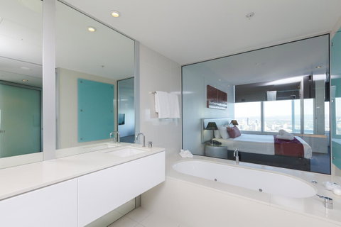 Q1 Resort & Spa - Official - Accommodation NT 39