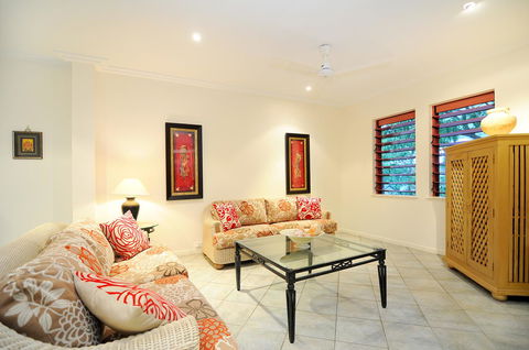 Oasis At Palm Cove - NT Tourism 17