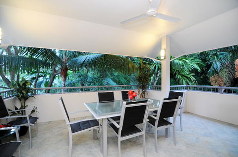 Oasis At Palm Cove - NT Tourism 11