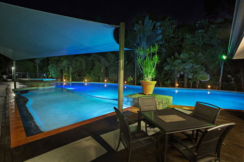 Oasis At Palm Cove - NT Tourism 5