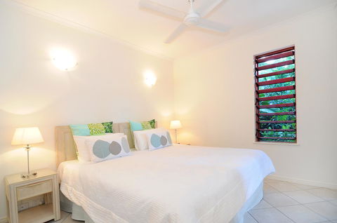 Oasis At Palm Cove - NT Tourism 7