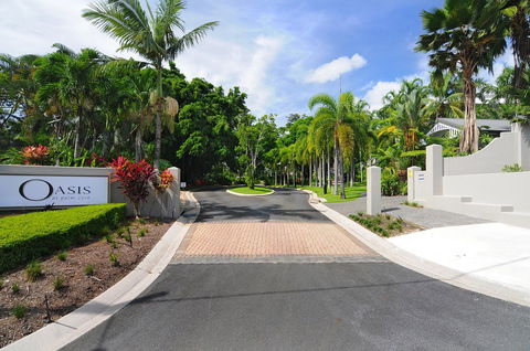 Oasis At Palm Cove - NT Tourism 30