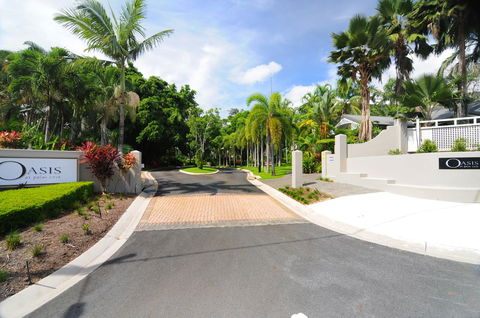 Oasis At Palm Cove - NT Tourism 33