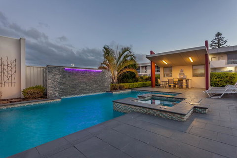 Platinum International - Accommodation NT 24