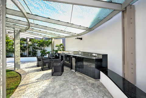 Soul Surfers Paradise - Gclr - Accommodation NT 42