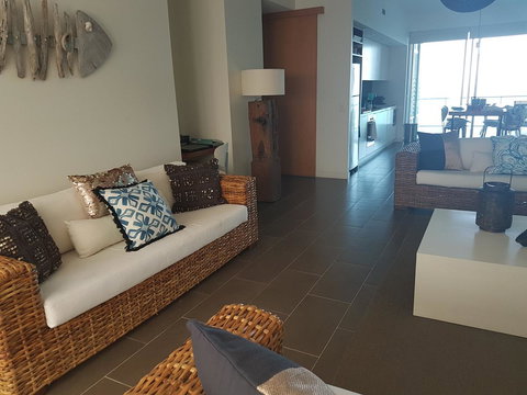 Penthouse On Bright Point - Accommodation NT 4